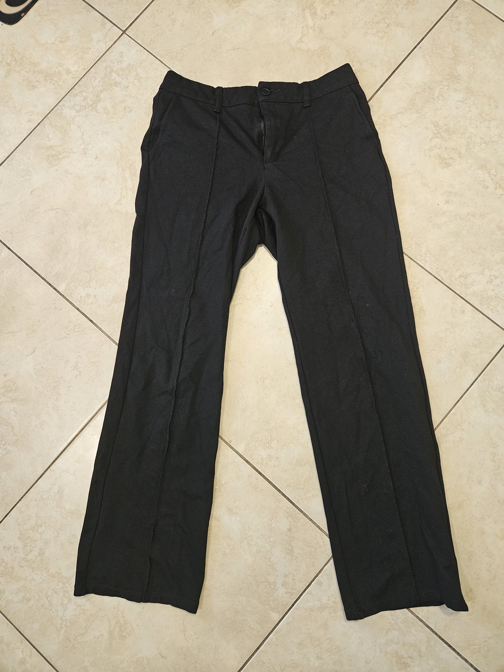 Black Active USA pants with a relaxed fit, size L #relaxed #workwear
